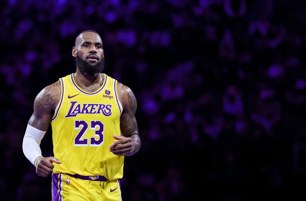 YIHAO- 詹姆斯最近的一场比赛 