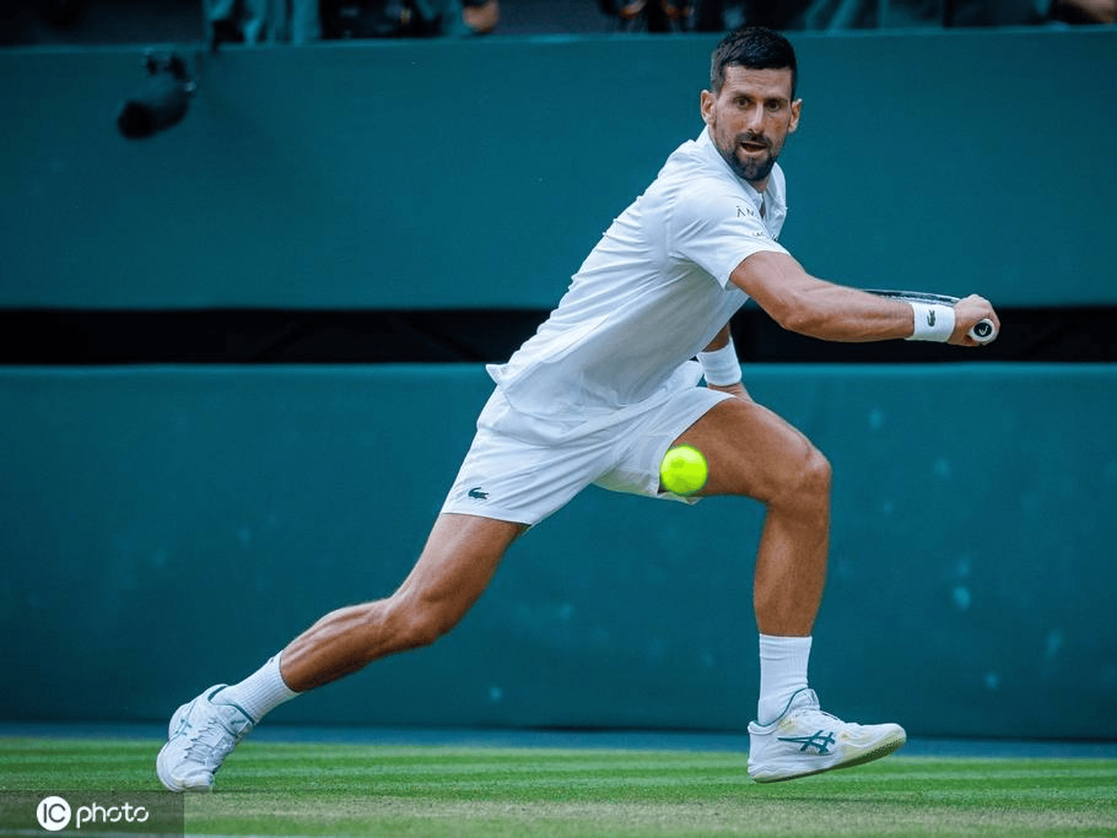 YIHAO-德约科维奇连续十五场比赛得分超过突破纪录，拜仁挑战极限！的简单介绍