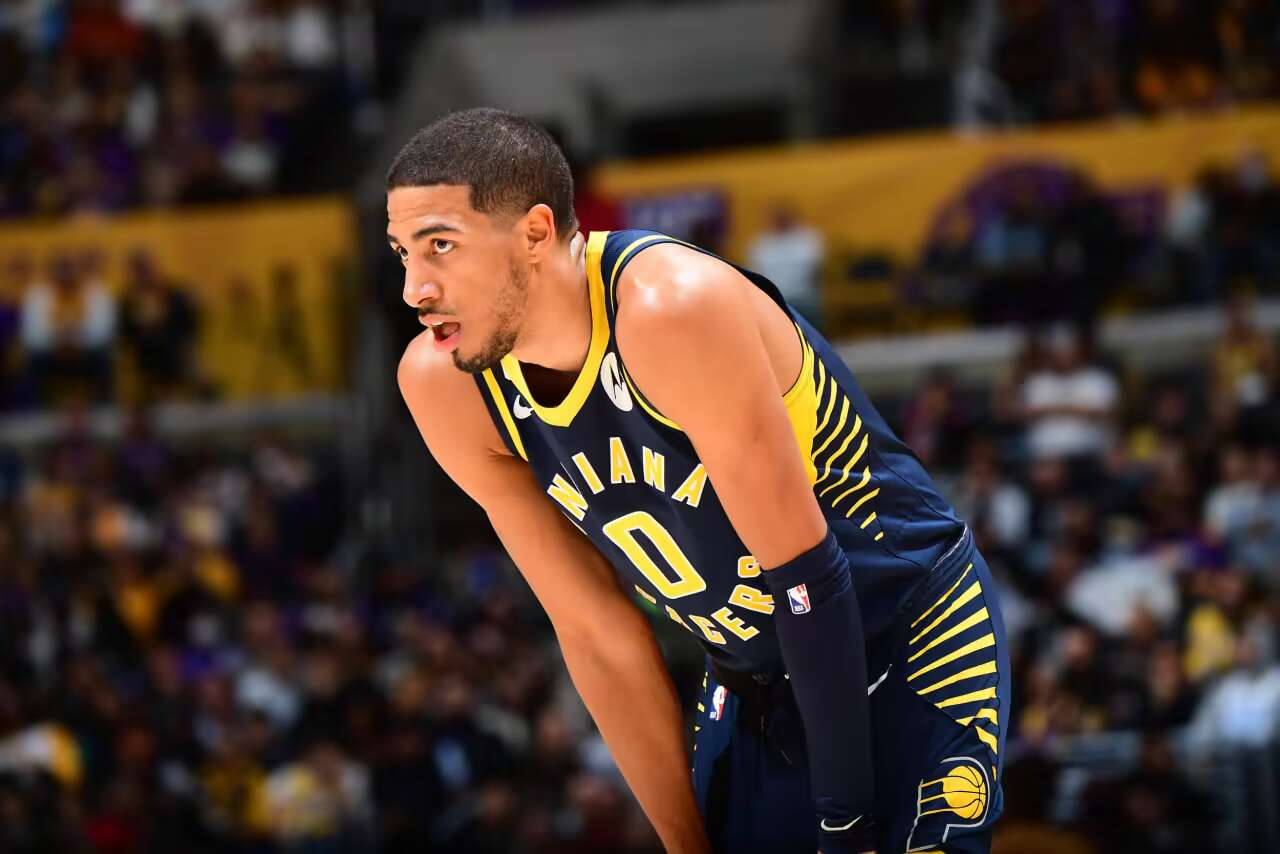 Ning连续二十场比赛得分超过逆转，雄鹿挑战极限！的简单介绍